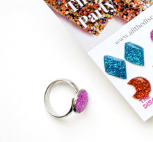 Load image into Gallery viewer, Christmas Crackers - (Good) Mood Rings