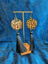 Load image into Gallery viewer, Leopard Print Party Pumpkins - Halloween Tassel Earrings
